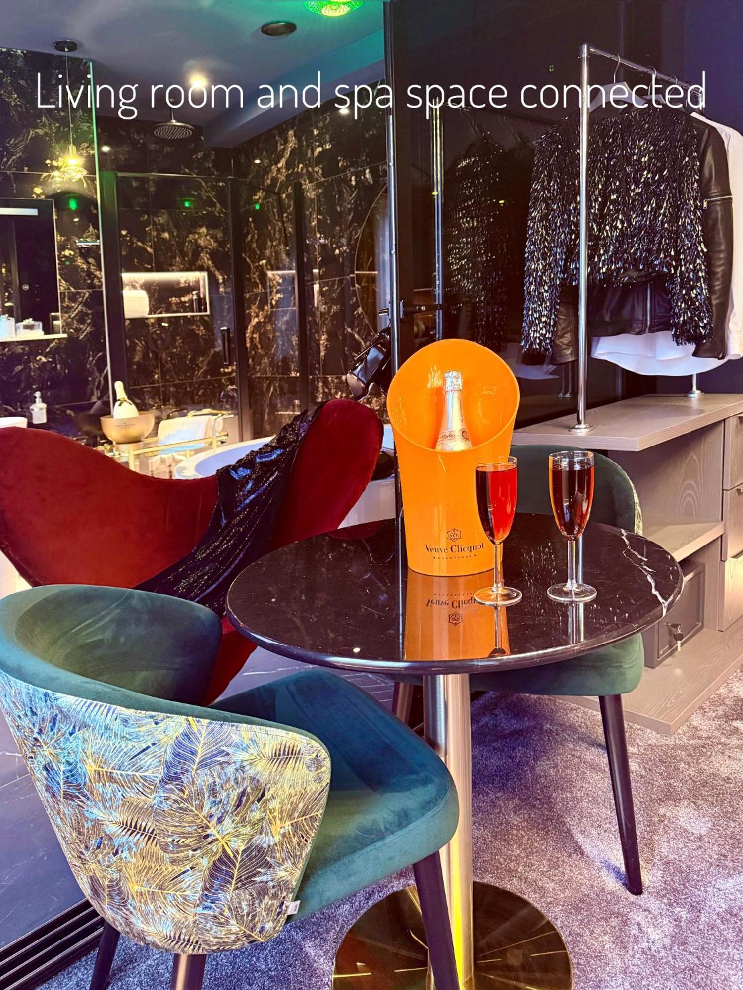 Life Voyage Residence & Spa - Strasbourg'S City Center Luxury Experience Room photo
